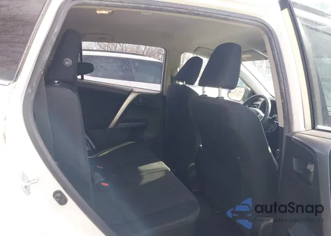 2017 Toyota Rav4 Le z USA, uszkodzony, nr VIN JTMZFREV3HJ123800